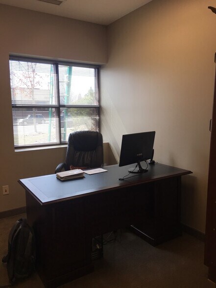 More Photos Of 3515 Plymouth Blvd, Plymouth Office For Lease