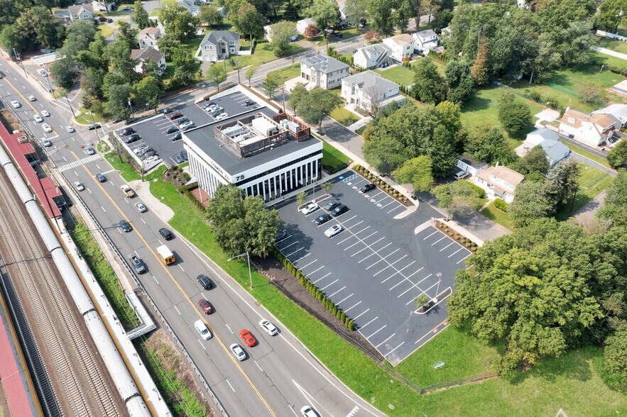 More Photos Of 75 Lincoln Hwy, Iselin Medical For Lease