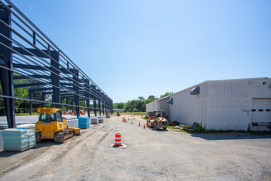More Photos Of 1401 Hopeman Pkwy, Waynesboro Industrial For Lease