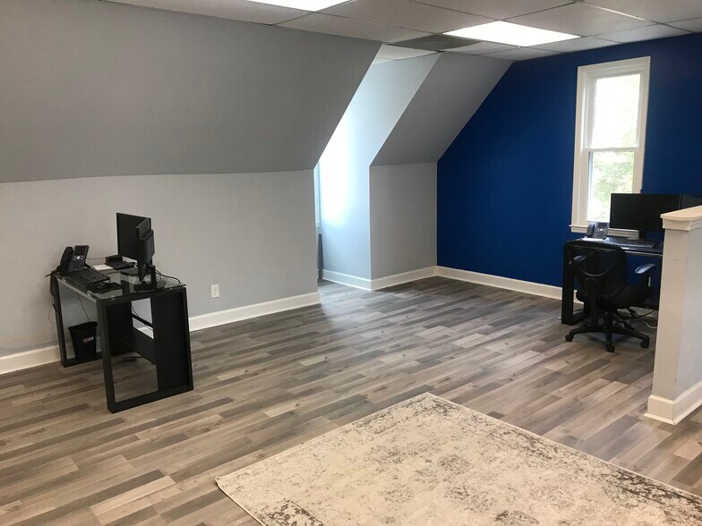 More Photos Of 1225 Johnson Ferry Rd, Marietta Medical For Lease