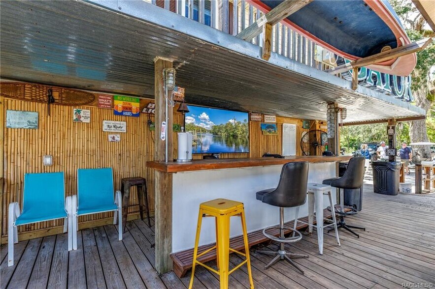 More Photos Of 6617 Riverside Dr, Yankeetown Marina For Sale