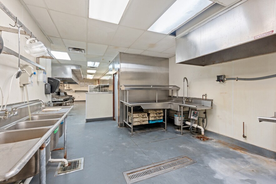 More Photos Of 801 Highway 17 S, North Myrtle Beach Restaurant For Sale
