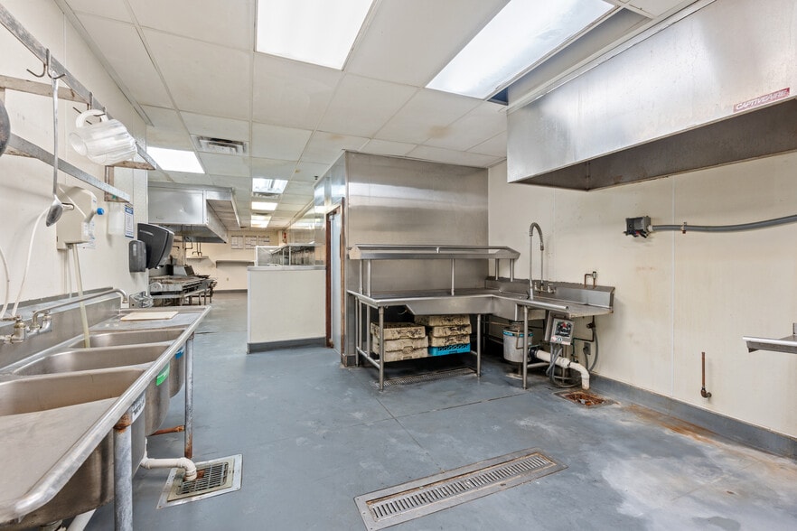 More Photos Of 801 Highway 17 S, North Myrtle Beach Restaurant For Sale