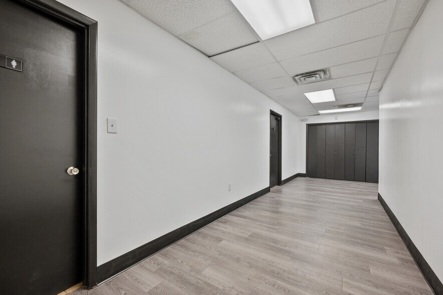 More Photos Of 2707 W Carson St, Pittsburgh Warehouse For Sale