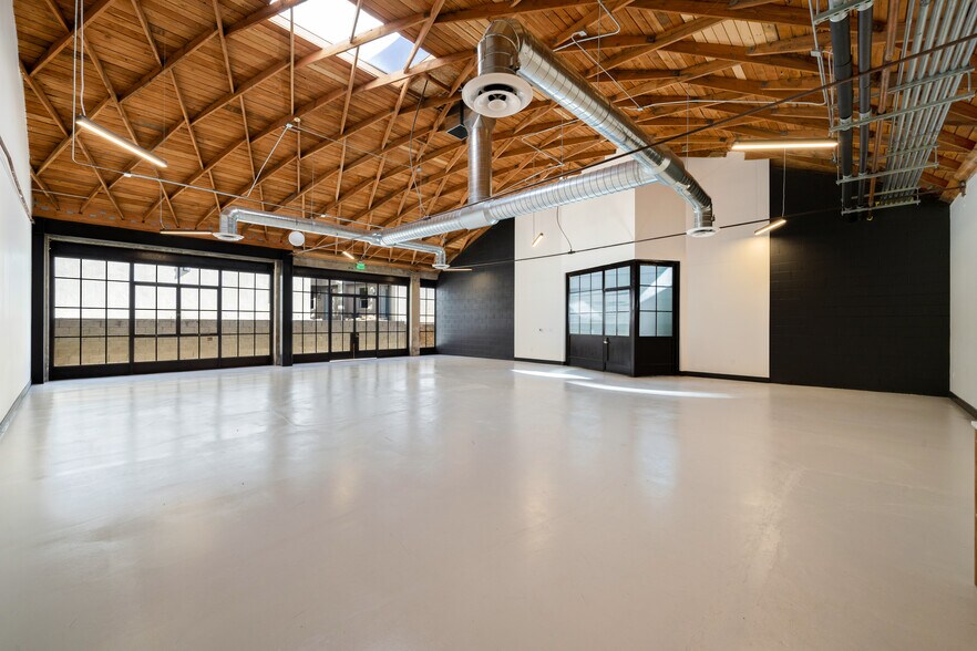More Photos Of 1801 Blake Ave, Los Angeles Flex For Lease