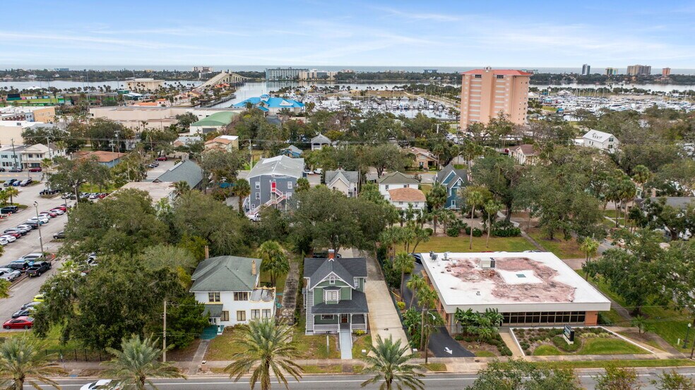 More Photos Of 339 S Ridgewood Ave, Daytona Beach Office Residential For Sale