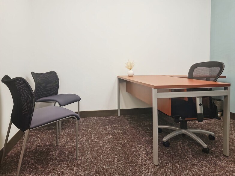 More Photos Of 2550 Meridian Blvd, Franklin Coworking Space