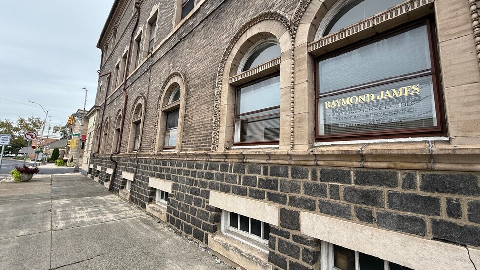 More Photos Of 242-248 W Broad St, Quakertown Office For Sale