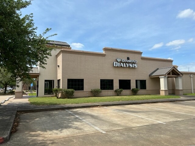 More Photos Of 5603 Highway 6, Missouri City Freestanding For Lease