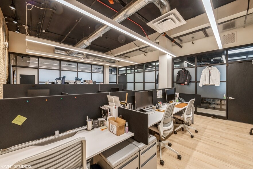 More Photos Of 1732-1734 W Hubbard St, Chicago Loft Creative Space For Lease