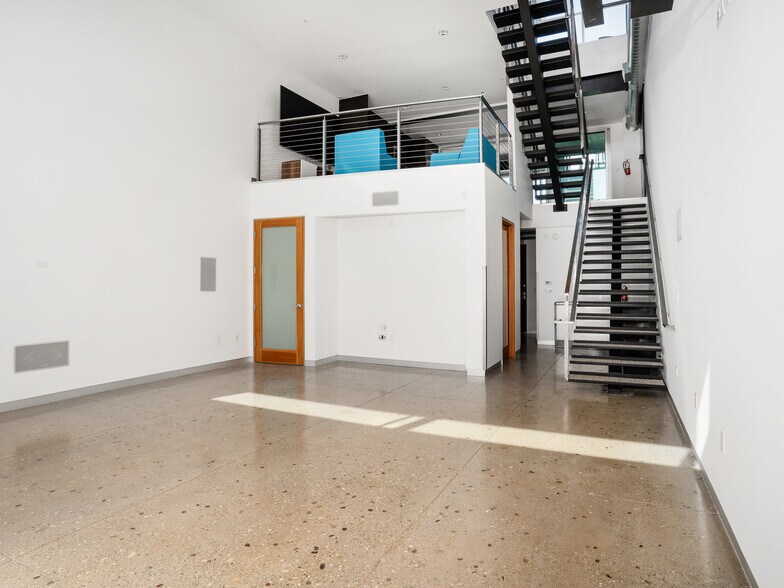 More Photos Of 215-237 California St, El Segundo Loft Creative Space For Sale