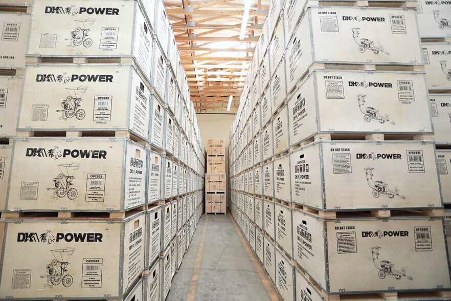 More Photos Of 4301 S Valley View Blvd, Las Vegas Warehouse For Lease