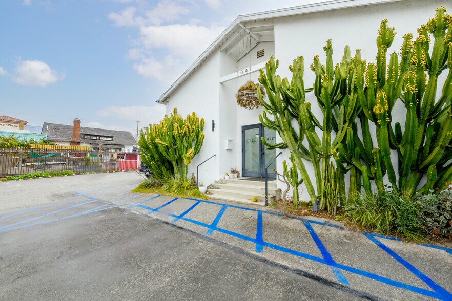 More Photos Of 1041 Abbot Kinney Blvd, Venice Office Residential For Sale