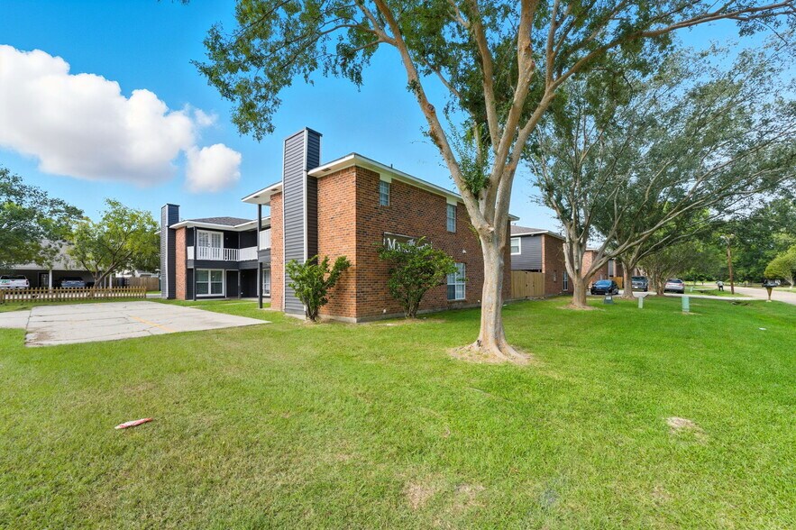 More Photos Of 3150 Oneal Ln, Baton Rouge Multifamily For Sale