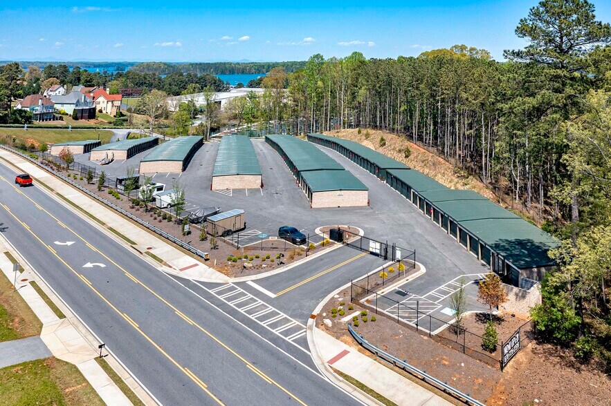 More Photos Of 6619 Lanier Islands Pky, Buford Self Storage For Sale