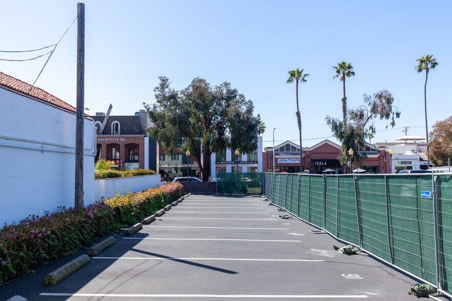 More Photos Of 7733 Girard Ave, La Jolla Land For Sale