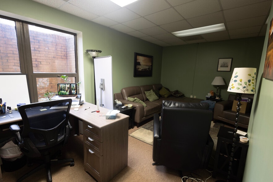 More Photos Of 14377-14389 Hereford Rd, Woodbridge Medical For Sale