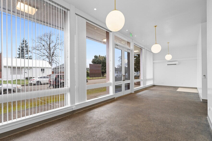 More Photos Of 124 Berkeley Ave, Molalla Medical For Sale