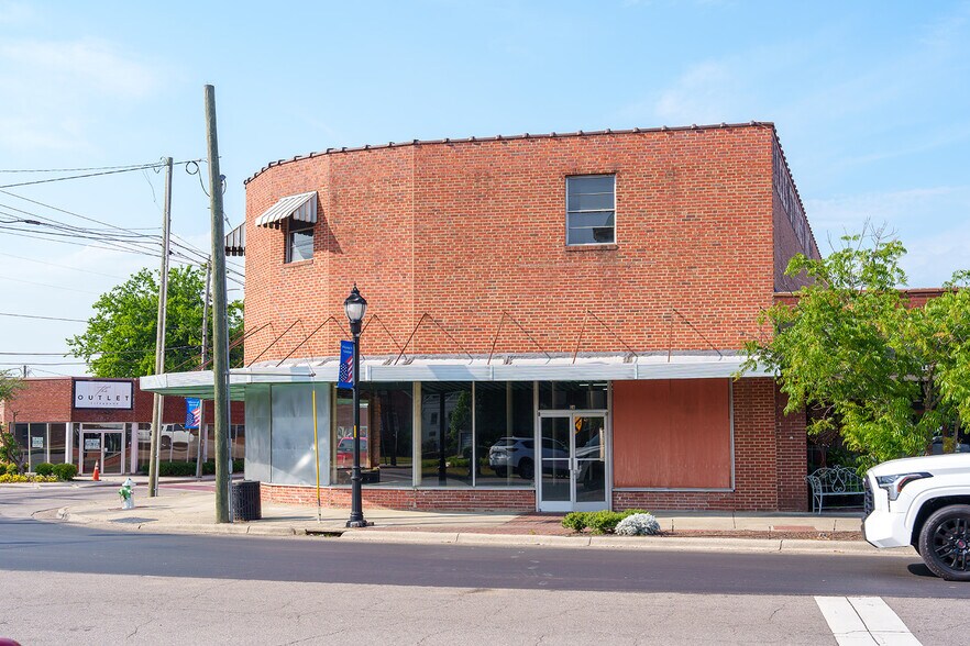 More Photos Of 124 W Main St, Aberdeen Storefront Retail Residential For Sale