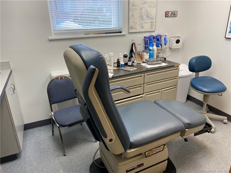 More Photos Of 385 Main St, West Haven Medical For Lease