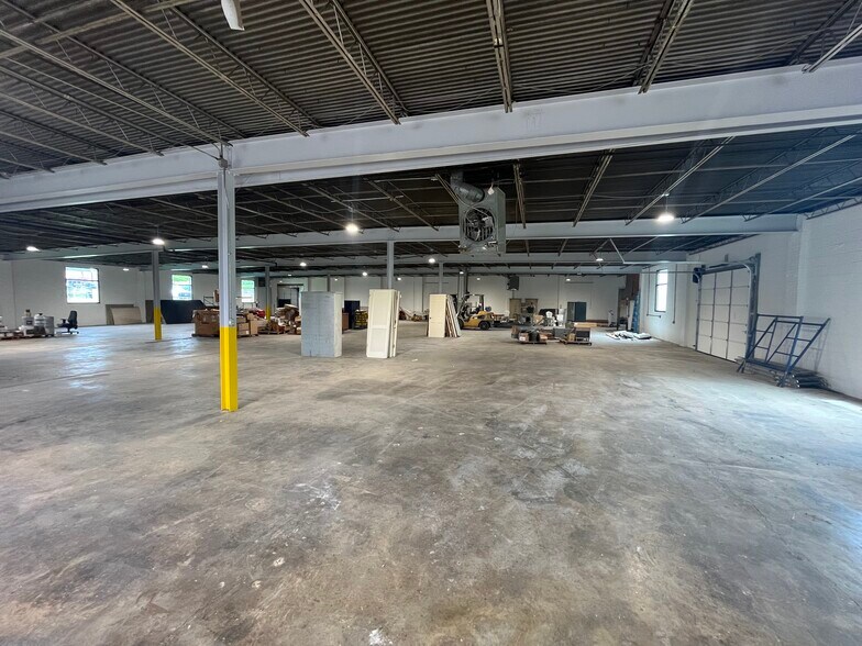 More Photos Of 404 E Long Ave, Gastonia Warehouse For Lease
