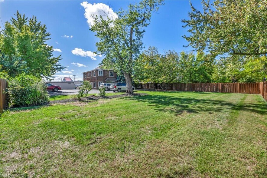 More Photos Of 881 E 222nd St, Euclid Office Residential For Sale