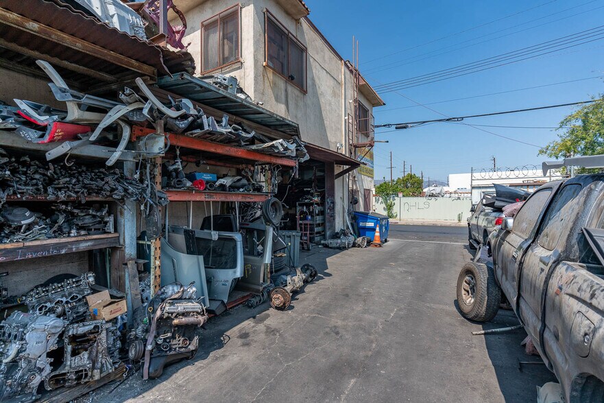 More Photos Of 11540 Hart St, North Hollywood Warehouse For Sale