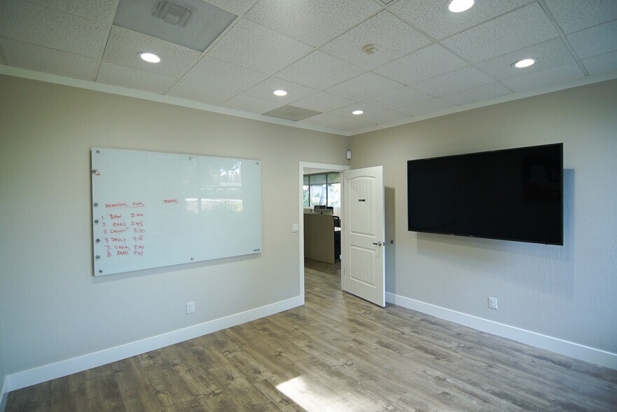 More Photos Of 6345 Auburn Blvd, Citrus Heights Office For Lease