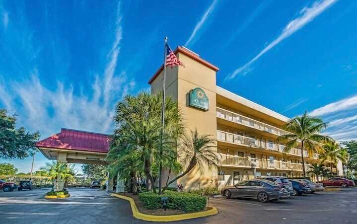 Primary Photo Of 5981 Okeechobee Blvd, West Palm Beach Hotel For Sale