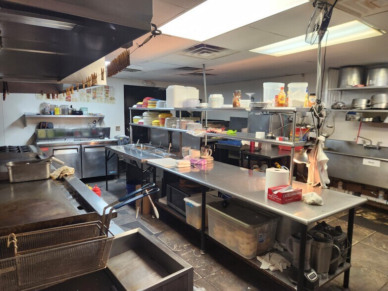 More Photos Of 1417 S First St, Jesup Restaurant For Sale