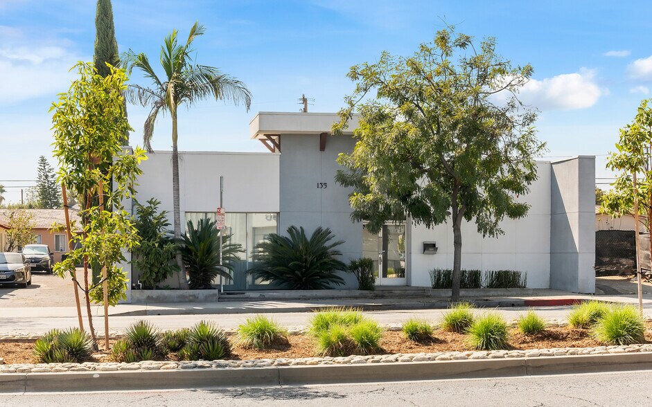 More Photos Of 135 S Rosemead Blvd, Pasadena Office For Sale
