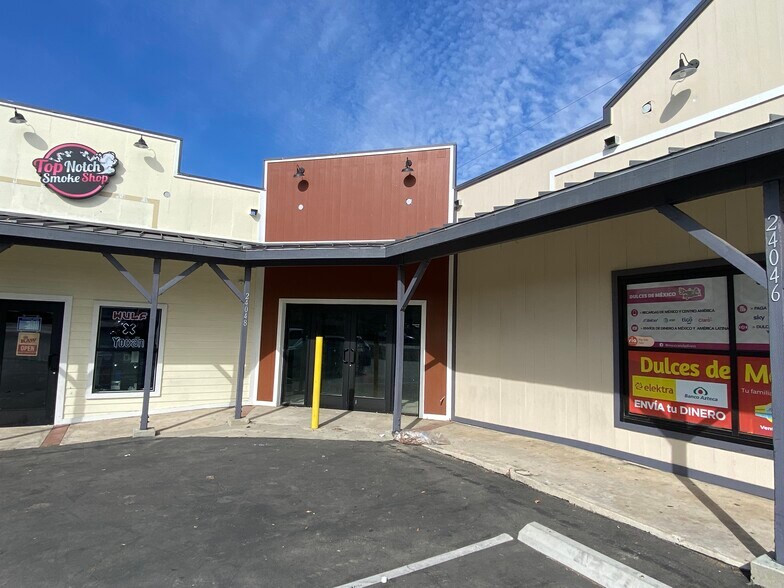 More Photos Of 24048 Newhall Ave, Newhall Storefront Retail Office For Lease