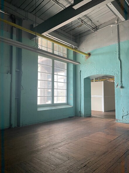 More Photos Of 1 Ace St, Fall River Warehouse For Lease