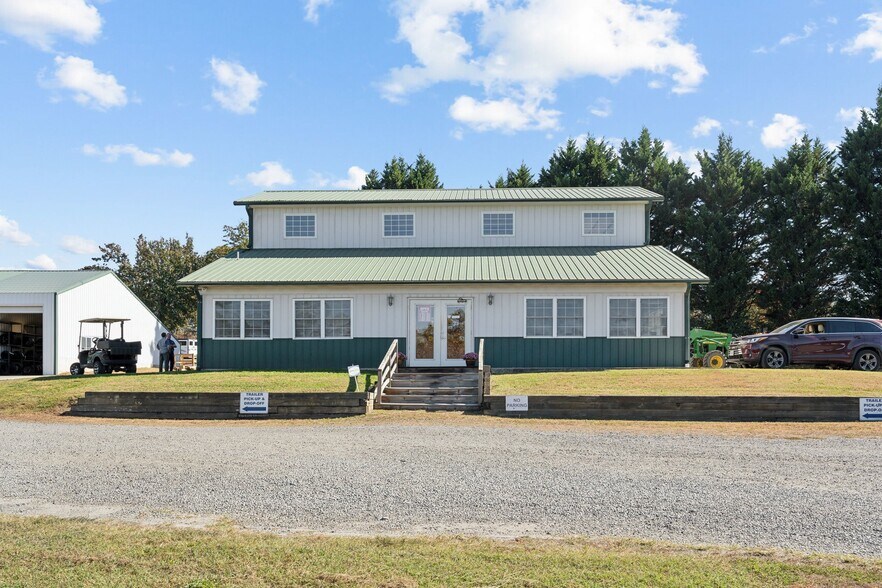 More Photos Of 9932 Seminole Trl, Ruckersville Auto Dealership For Sale