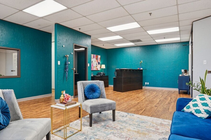More Photos Of 1800 Teague Dr, Sherman Office For Sale