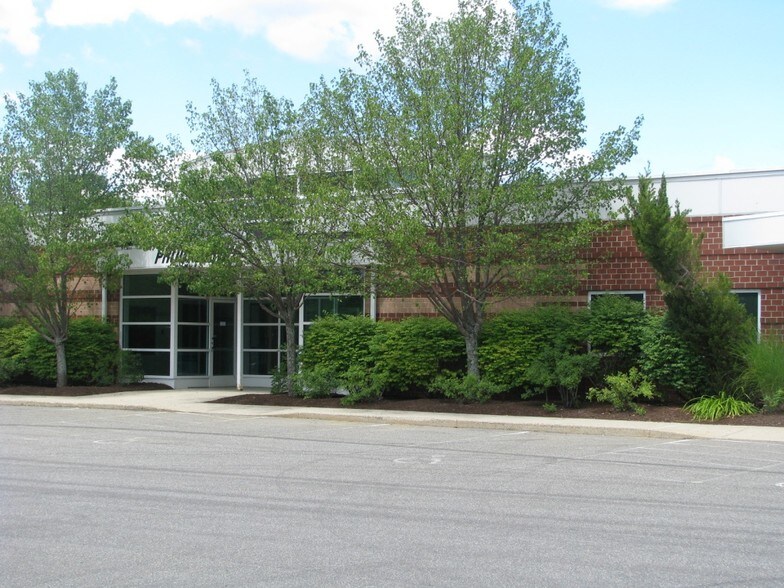 More Photos Of 100 Griffin Rd, Portsmouth Medical For Sale