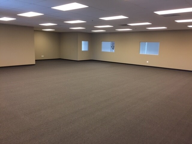More Photos Of 28016 Industry Dr, Valencia Warehouse For Lease