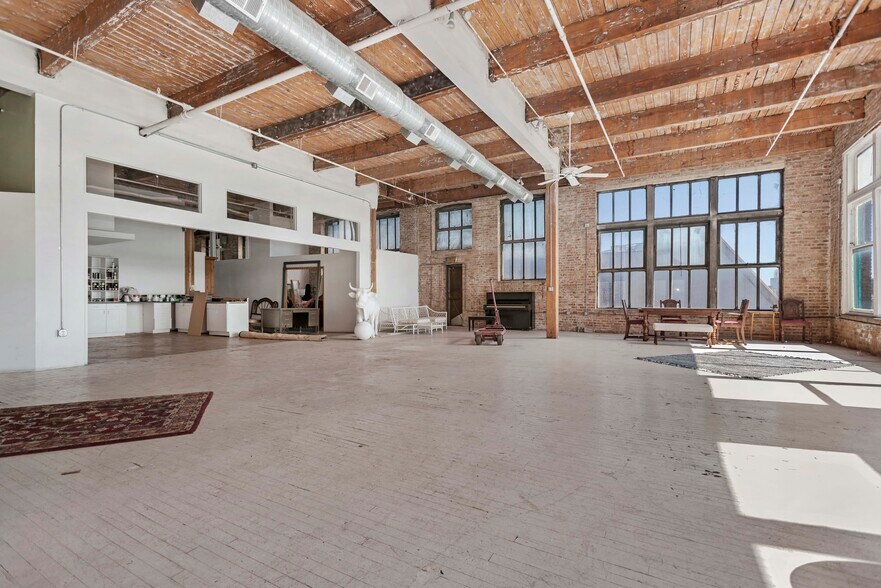 More Photos Of 2341-2345 S Michigan Ave, Chicago Loft Creative Space For Sale