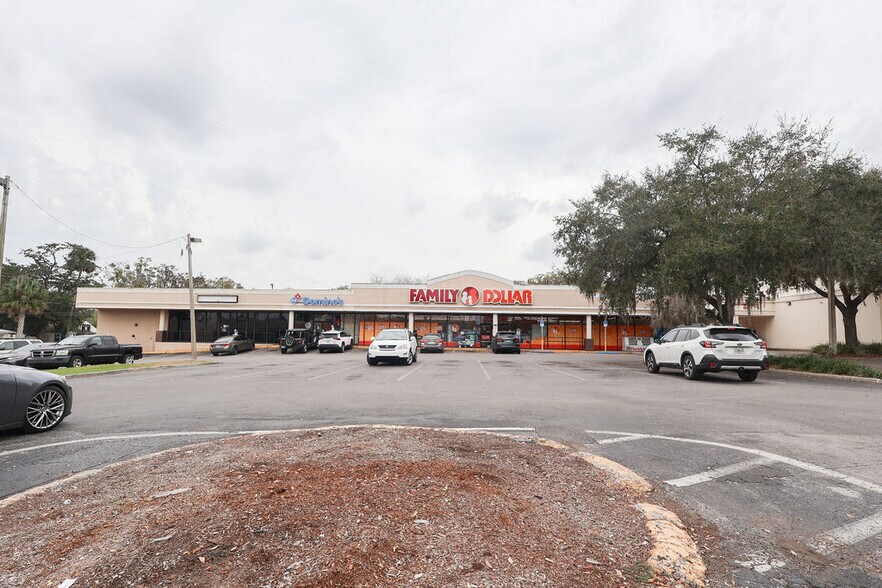 More Photos Of 5810-5840 SE Abshier Blvd, Belleview Storefront For Sale