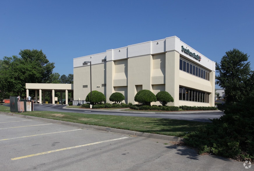 Primary Photo Of 1725 Indian Trail Rd, Norcross Medical For Lease