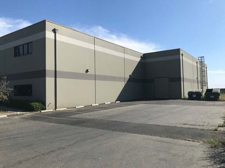 More Photos Of 2638 Aztec Dr, Chico Industrial For Lease