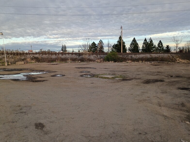 More Photos Of 3650 Mainline Dr, Salem Land For Sale