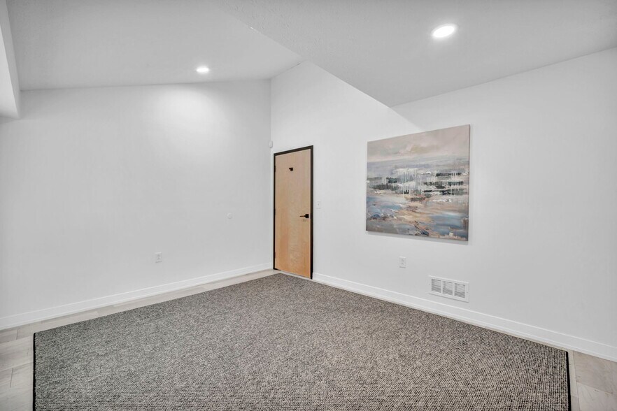 More Photos Of 1929 E Royalton Rd, Broadview Heights Office For Lease