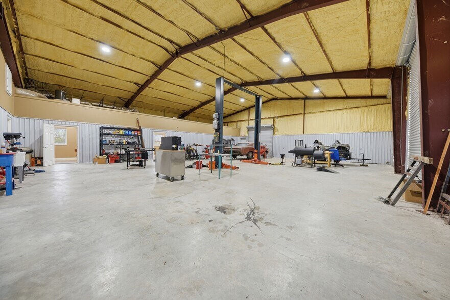 More Photos Of 8826 Gauge Dr, College Station Industrial For Sale