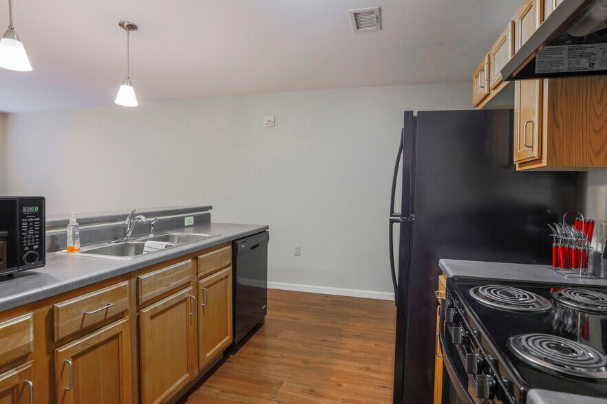 More Photos Of 3001 W Cart Rd, Richmond Apartments For Sale