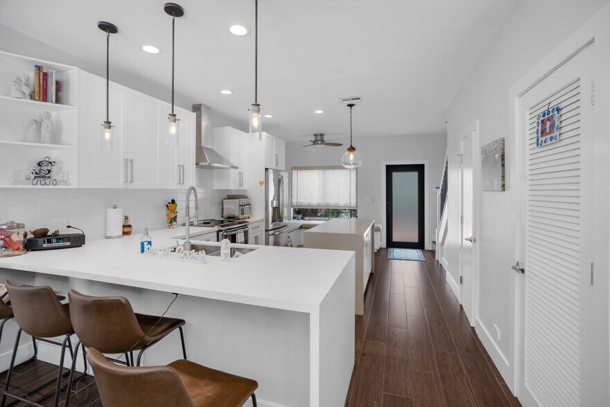 More Photos Of 1121 Bel Air Dr, Highland Beach Apartments For Sale