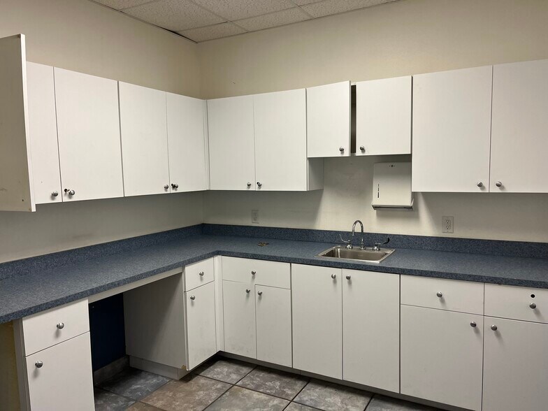 More Photos Of 1750 N 50th St, Tampa Daycare Center For Lease