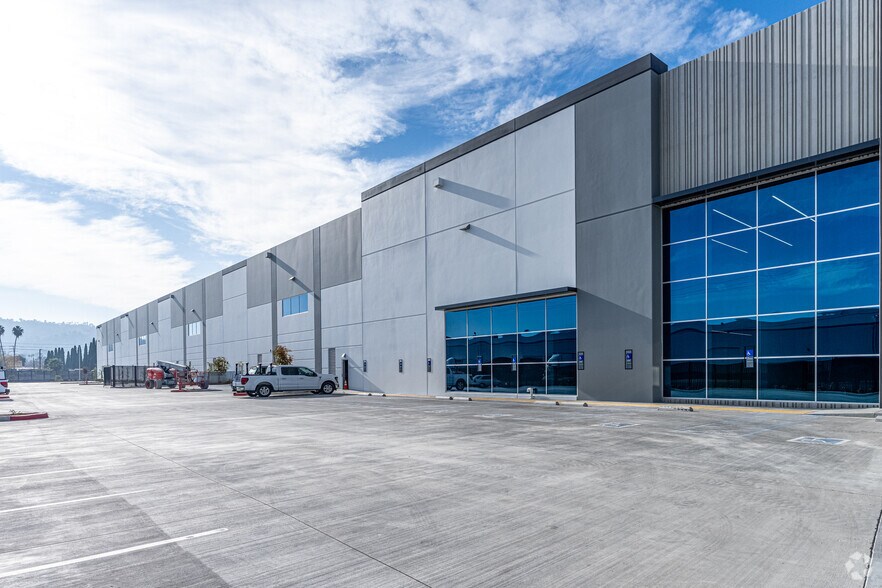 More Photos Of 15010 Don Julian Rd, City Of Industry Manufacturing For Lease