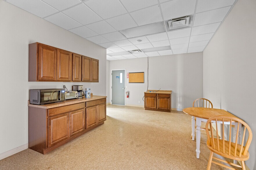 More Photos Of 3865 Symmes Rd, Hamilton Warehouse For Lease