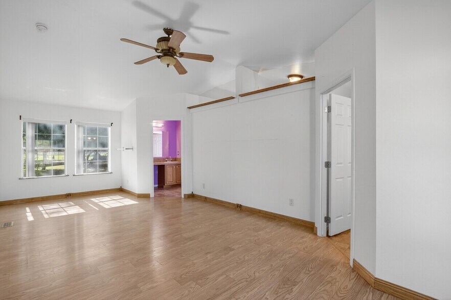 More Photos Of 9259 S Priest Dr, Tempe Showroom For Lease